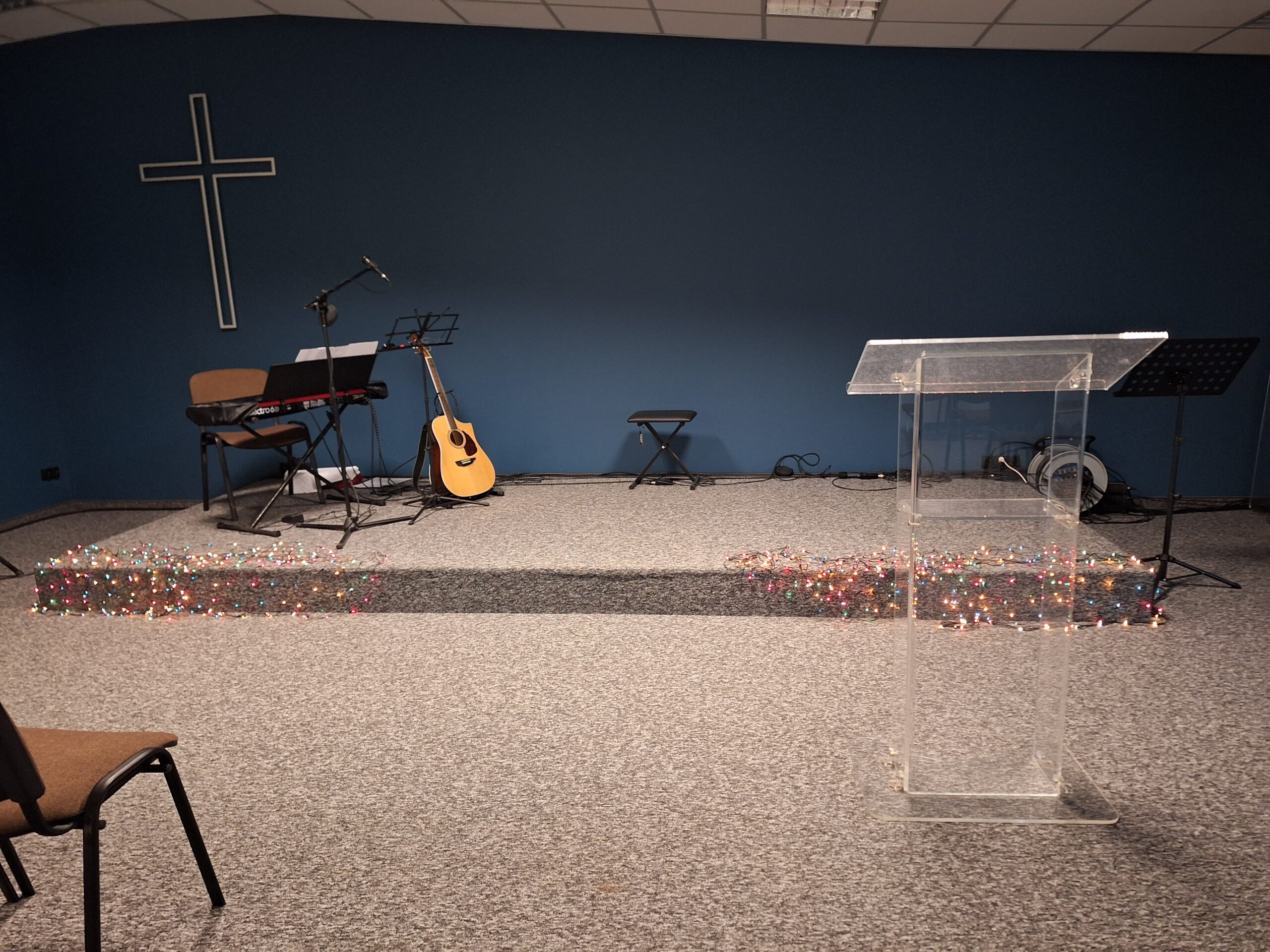 Sala głowna w kościele chrześcijańskim miejsce odnowienia przy ulicy nałęczowskiej 24 w Lublinie